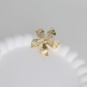 Goudkleurige Bloem Broche